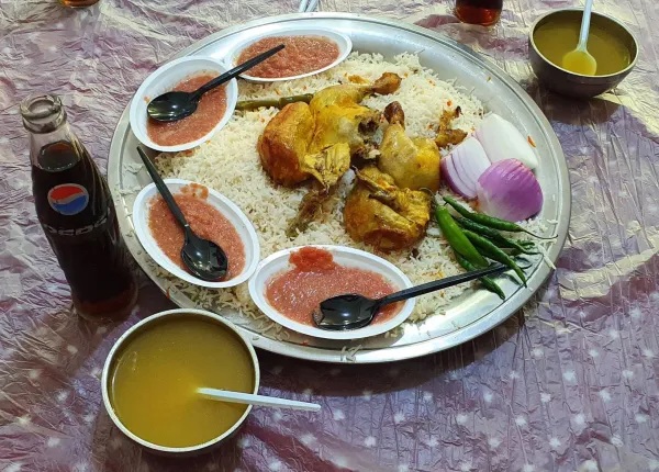مطبخ  و مطعم حضرموت