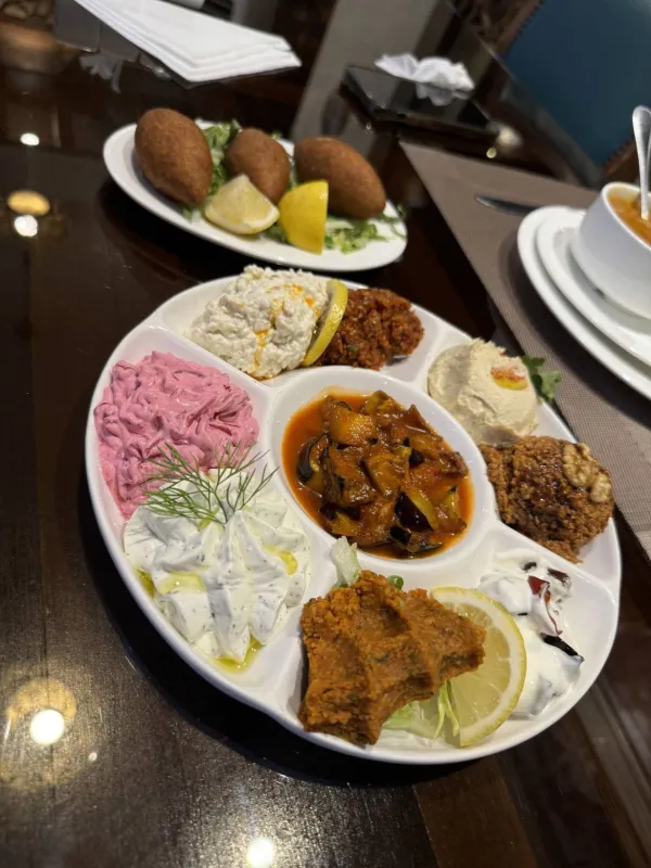 سرايا لطيف