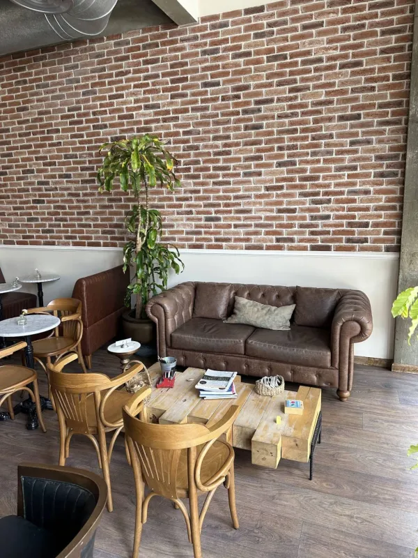 Locals Cafe