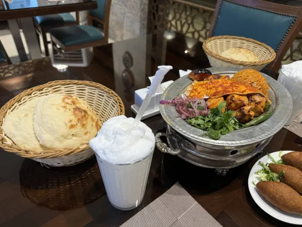 سرايا لطيف